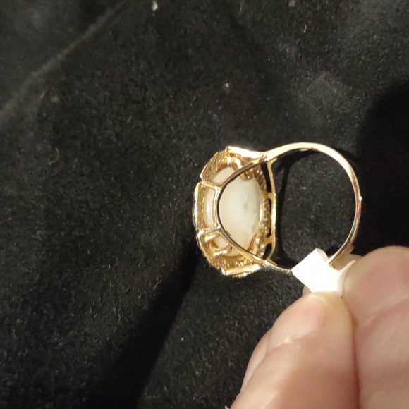 Mabe Pearl ring 14 karat yellow gold, accent diamonds - Picture 8 of 12